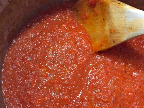 Konservenpizza oder Spaghettisauce aus frischen Tomaten