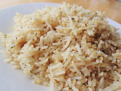 Herzhafter Reis und Quinoa-Pilaw — Bild 2
