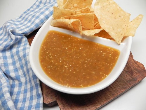 Anas würzige Chipotle-Tomatillo-Sauce — Bild 1