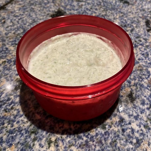 Tzatziki-Sauce - Joghurt-Gurken-Dip — Bild 1